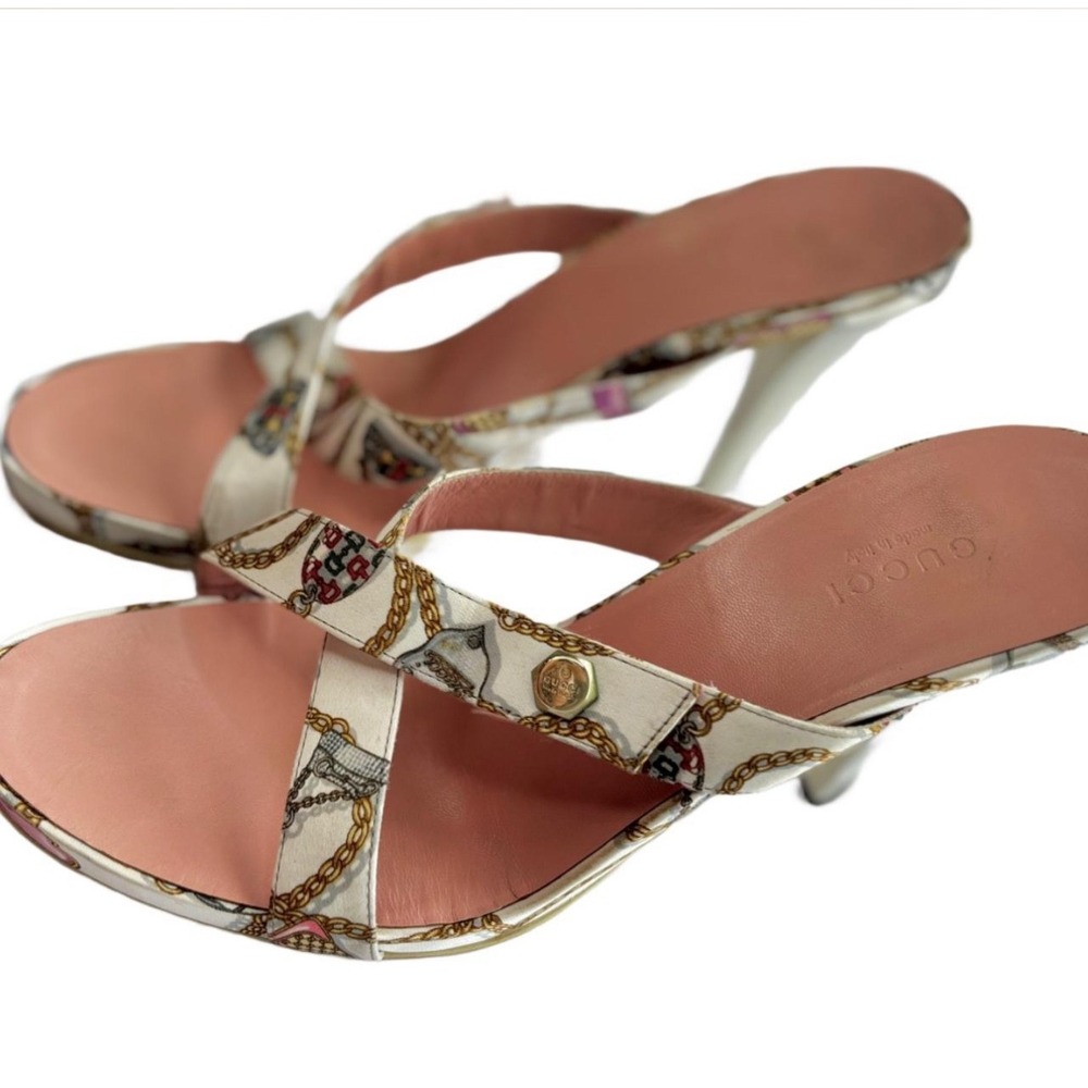 Gucci Vintage Chain Crest Print Satin Stiletto Heeled Sandals Mules Cream Size 8